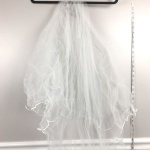 Nordstrom cathedral ivory comb veil NWOT - E1
